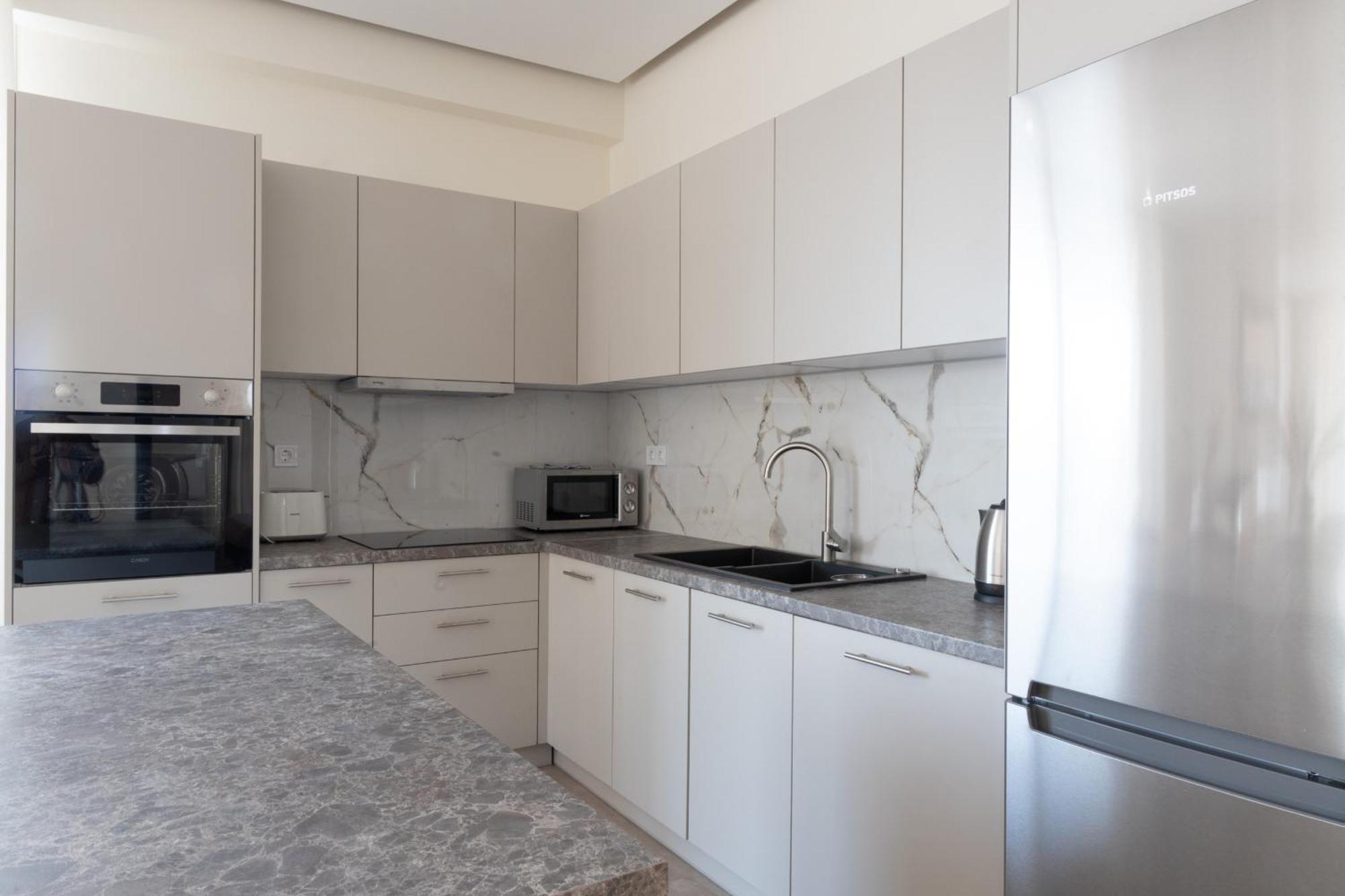 Luxurious 3-Bedroom Seaside Retreat Fully Renovated In 2025 Athene Buitenkant foto