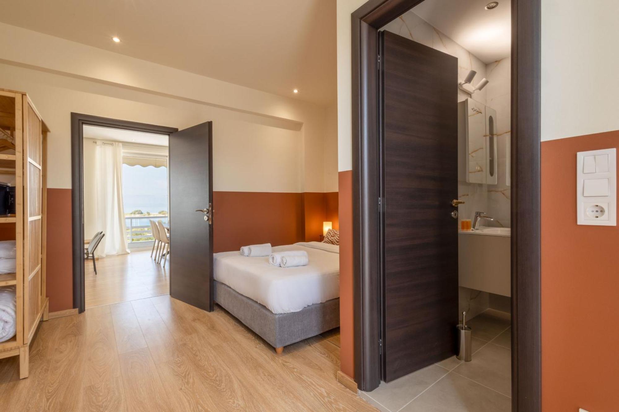 Luxurious 3-Bedroom Seaside Retreat Fully Renovated In 2025 Athene Buitenkant foto
